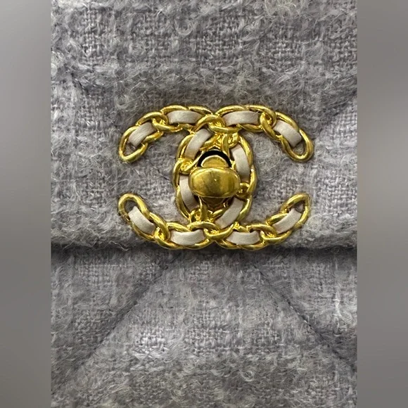 CHANEL 19 Flap Bag Quilted Tweed Lilac - Picture 5 of 14